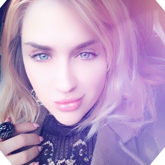 Meet your Posher, Kelly - Picture 2 of 4